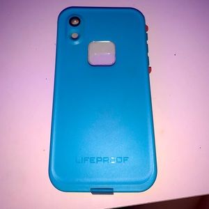 Iphone XR life proof case